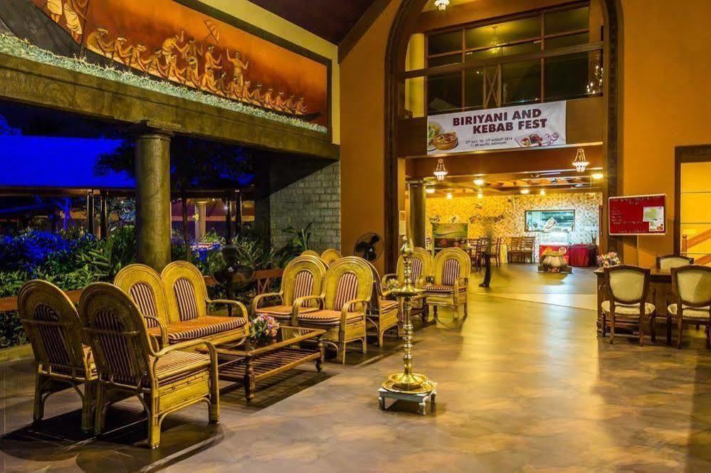 Uday Suites - The Airport Hotel Thiruvananthapuram Exterior foto